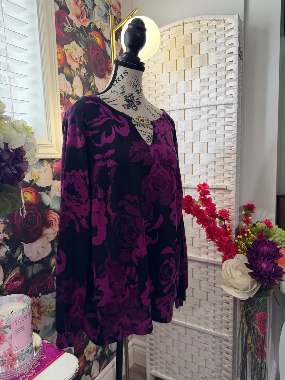 Women's V-Neck Floral Sweater — Purple on Black
